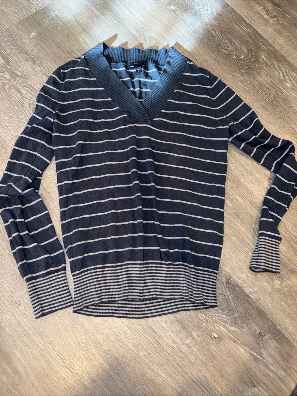 Women’s Gap sweater